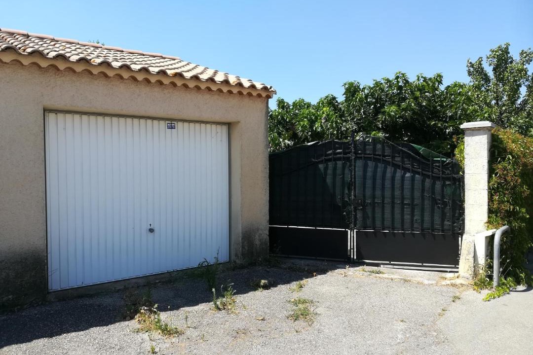 Photo of Buildings in Carpentras