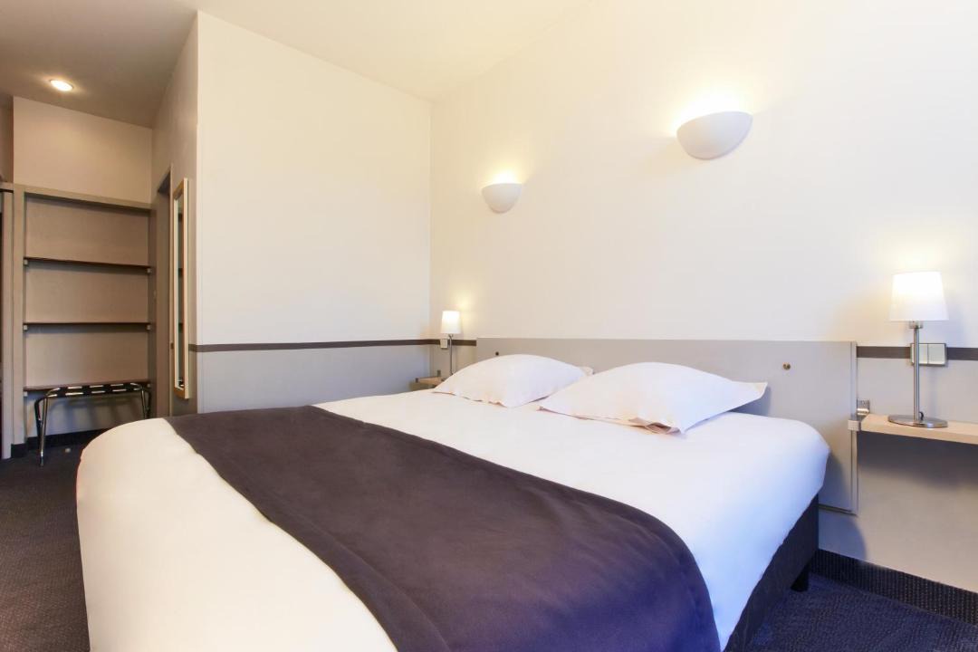 Photo of Others in Faubourg