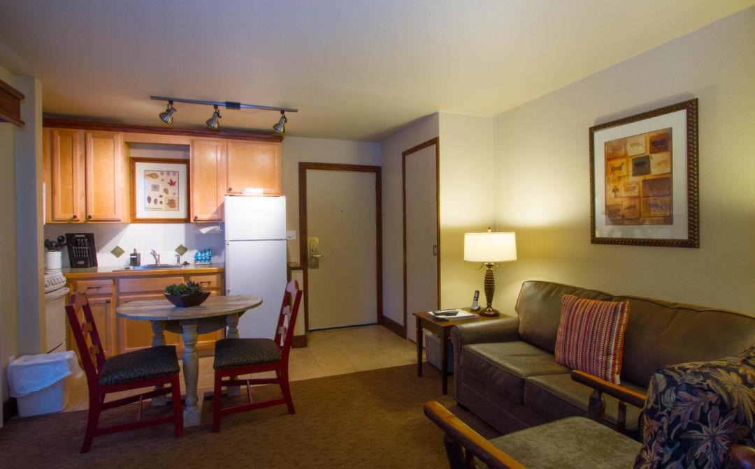 Photo of Livingroom in Elkhorn Village