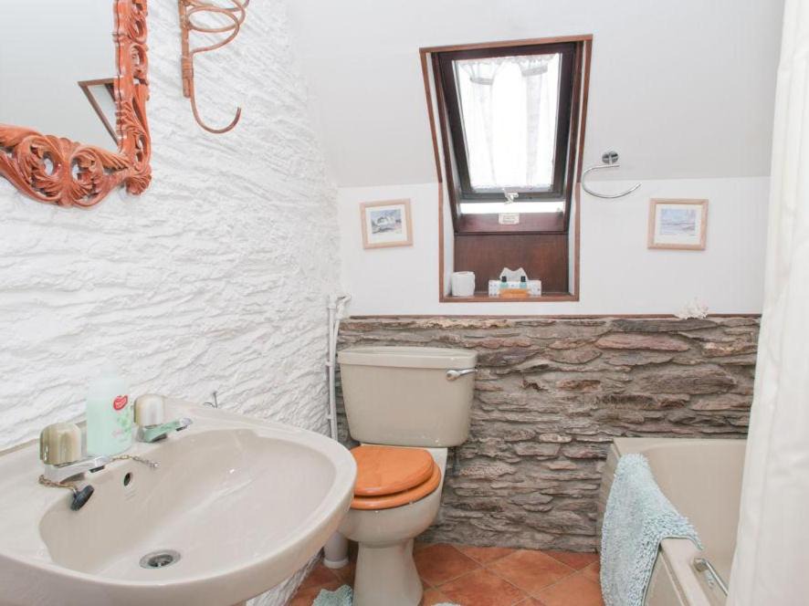 Photo of Bathroom in Burgh Island