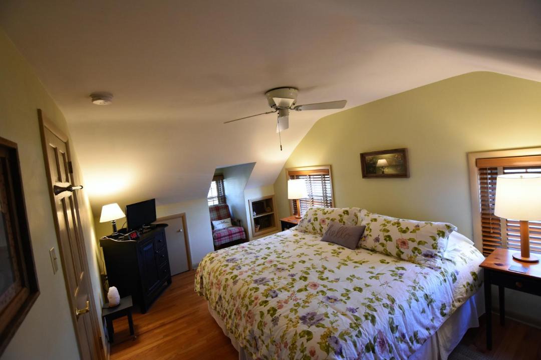 Photo of Bedroom in Willow Street