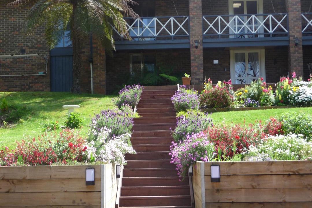 Photo of Others in Emerald