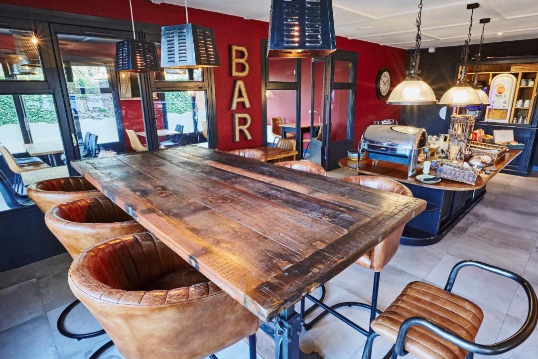 Photo of Others in Hem