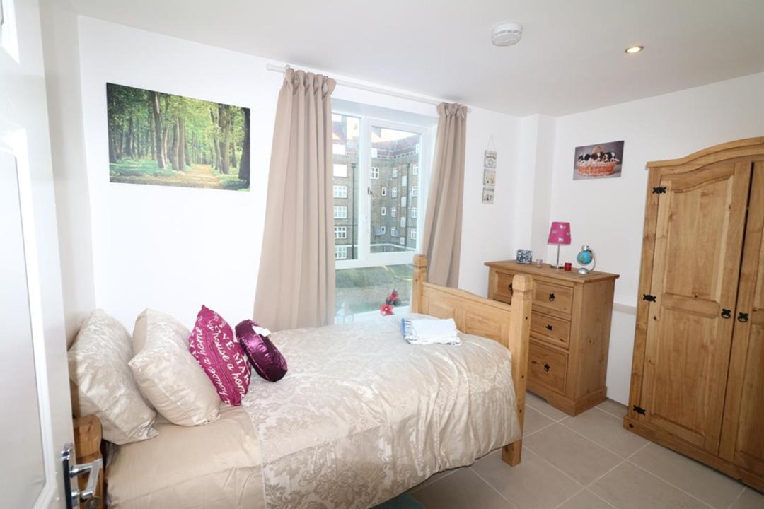 Photo of Bedroom in Shadwell