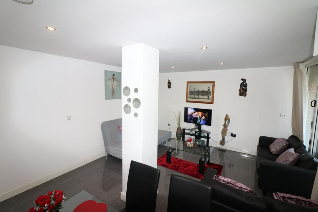 Photo of Livingroom in Shadwell