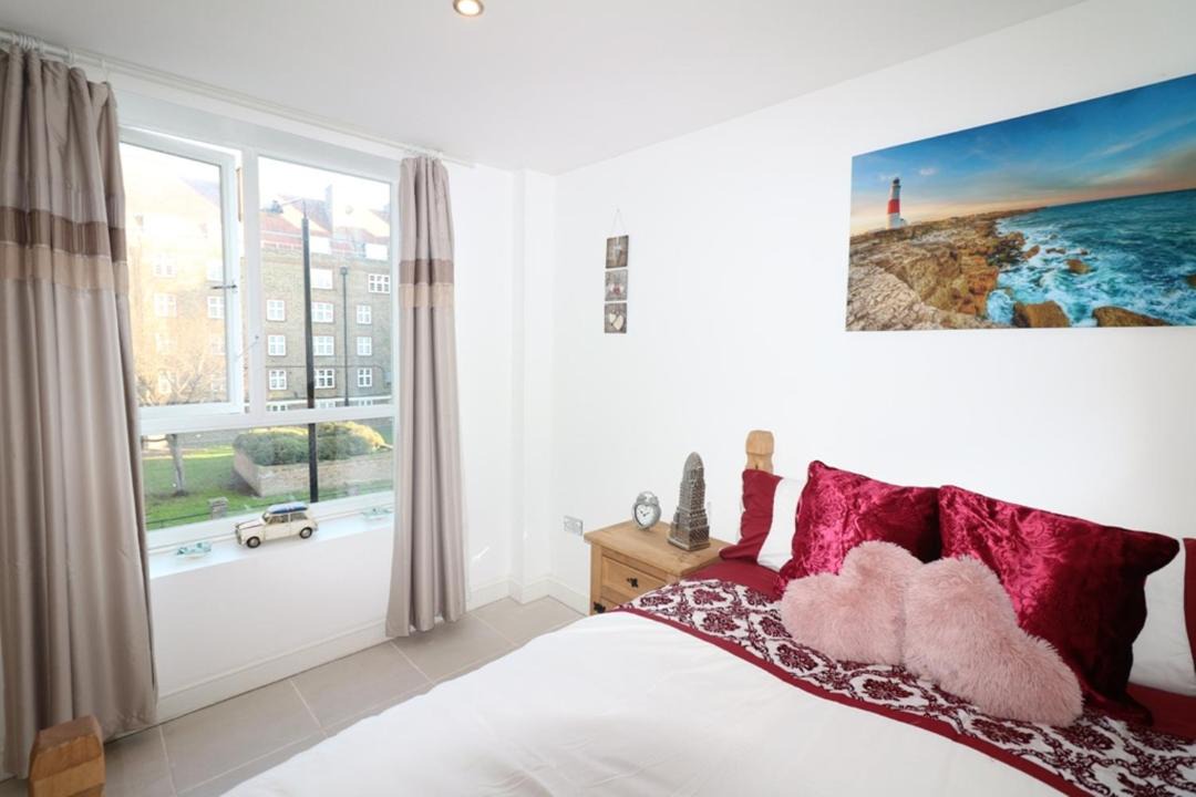 Photo of Bedroom in Shadwell