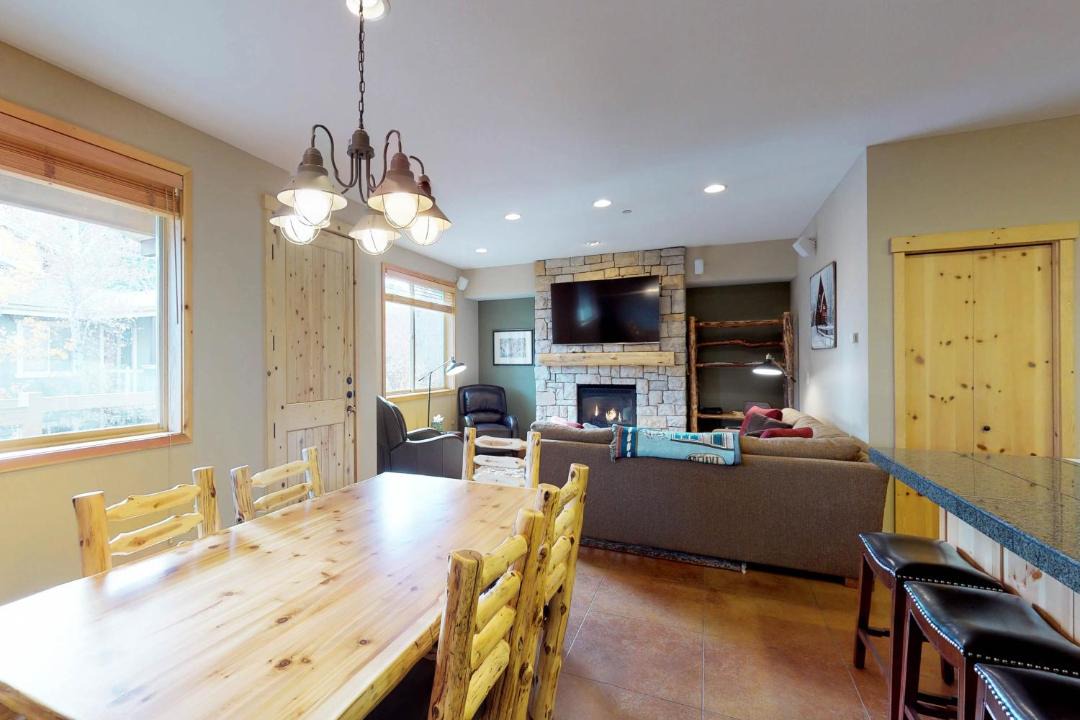 Photo of Livingroom in Warm Springs