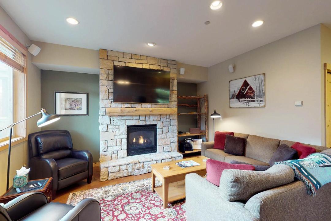 Photo of Livingroom in Warm Springs