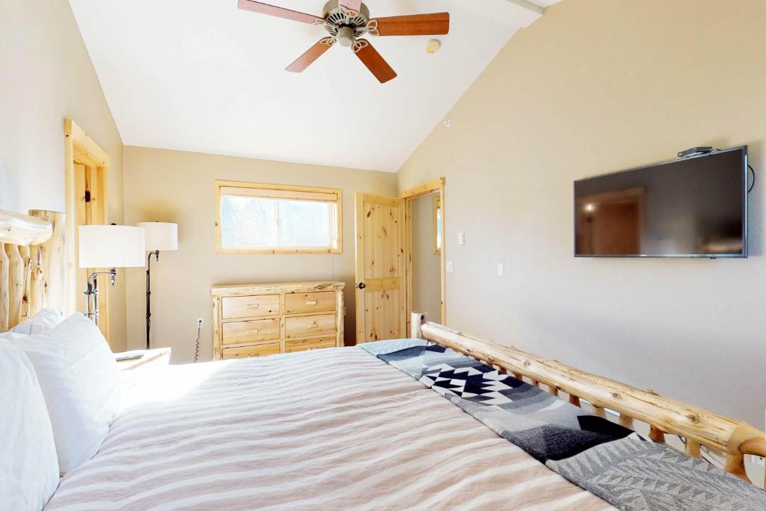 Photo of Bedroom in Warm Springs