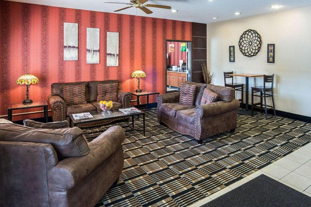 Photo of Livingroom in Brooklyn Center