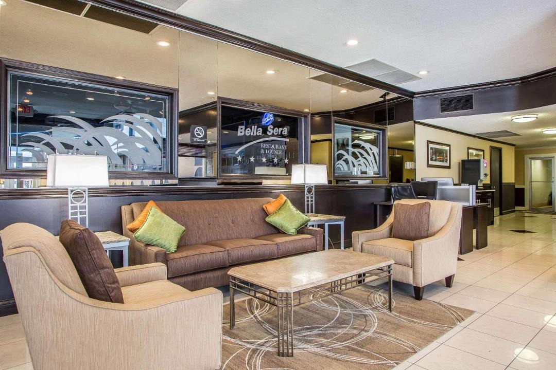 Photo of Livingroom in Schiller Park