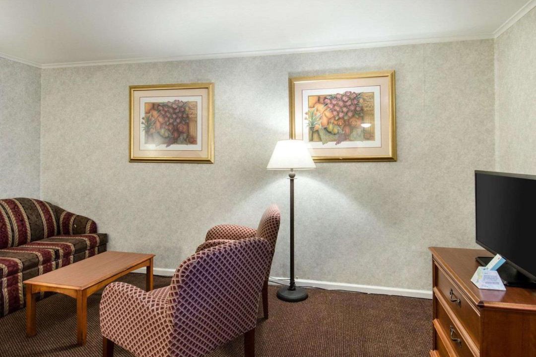 Photo of Livingroom in Northborough