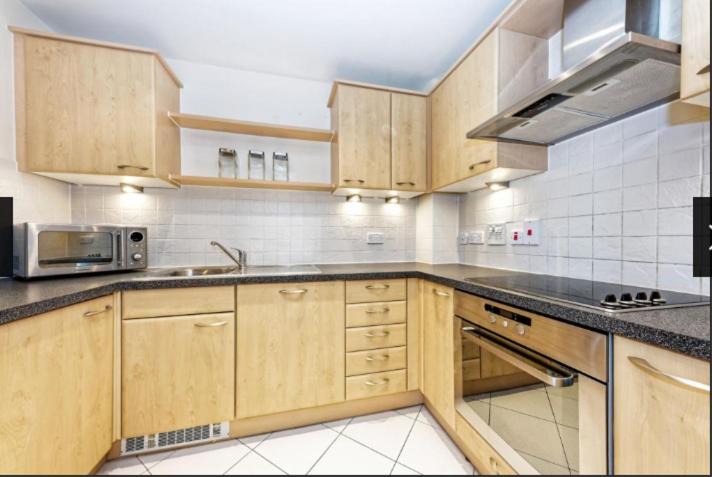Photo of Kitchen in Woking