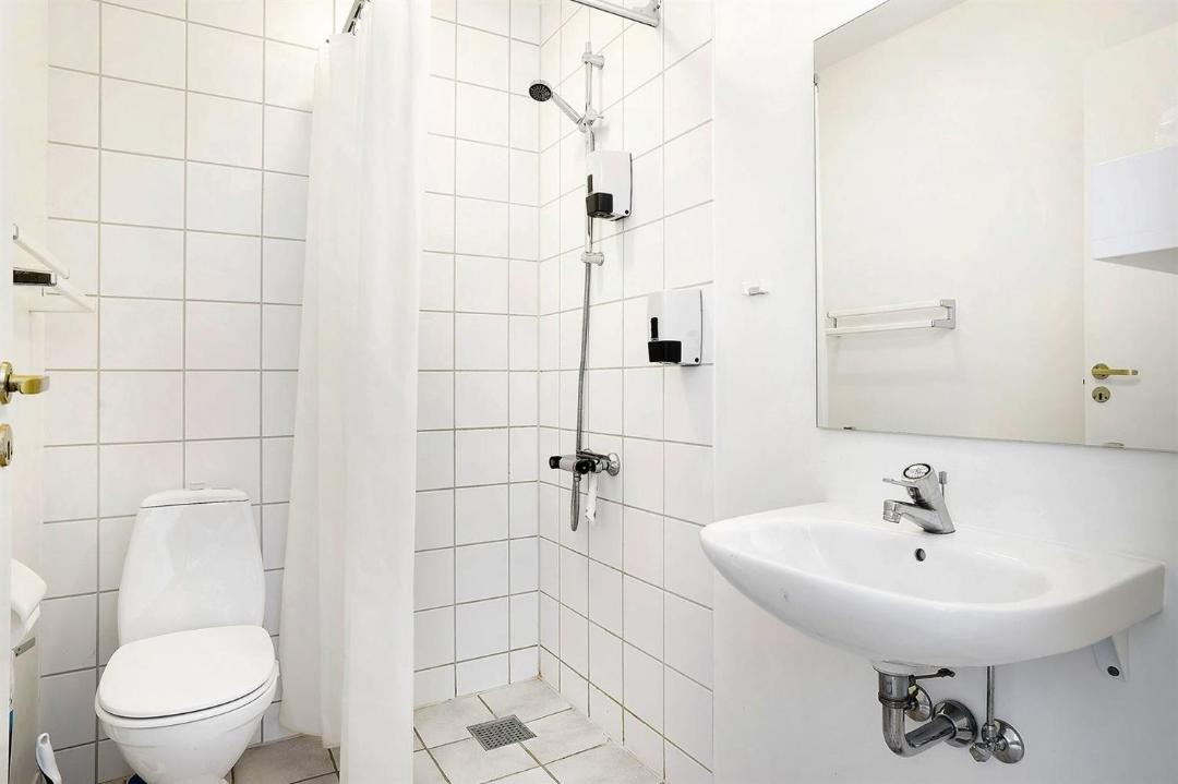 Photo of Bathroom in Fur