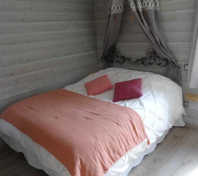 Photo of Bedroom in Saint-Bonnet-en-Bresse