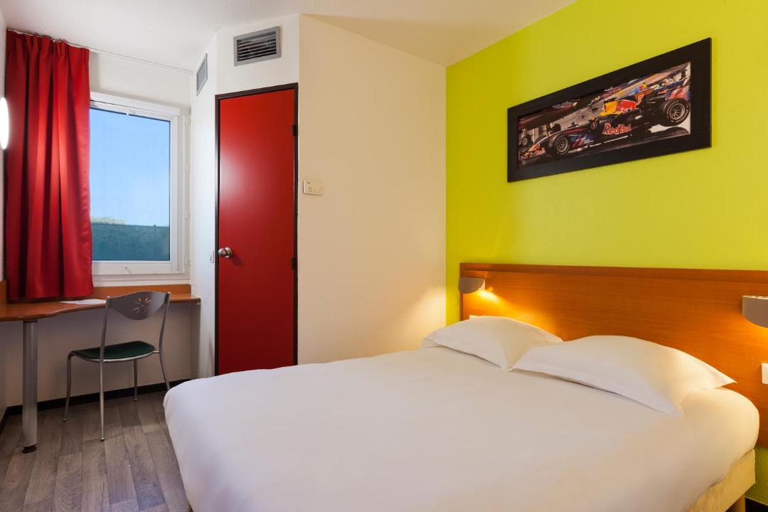 Photo of Bedroom in Saint-Martin-sur-le-Pre