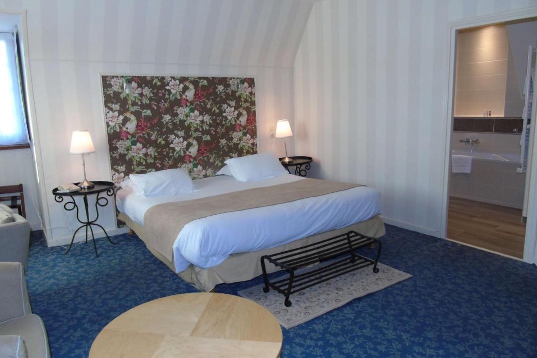 Photo of Bedroom in Pontorson