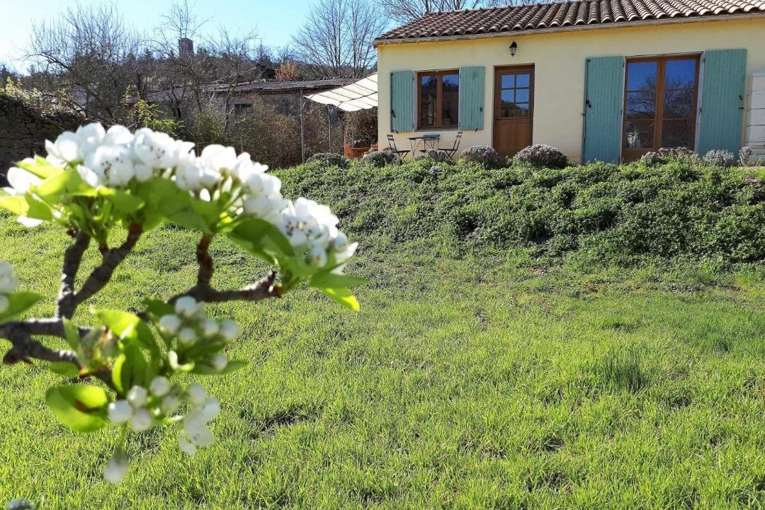 Photo of Buildings in Fa