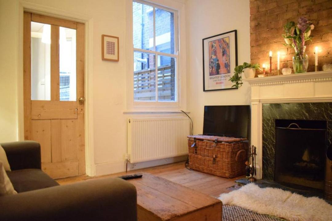 Photo of Livingroom in Homerton