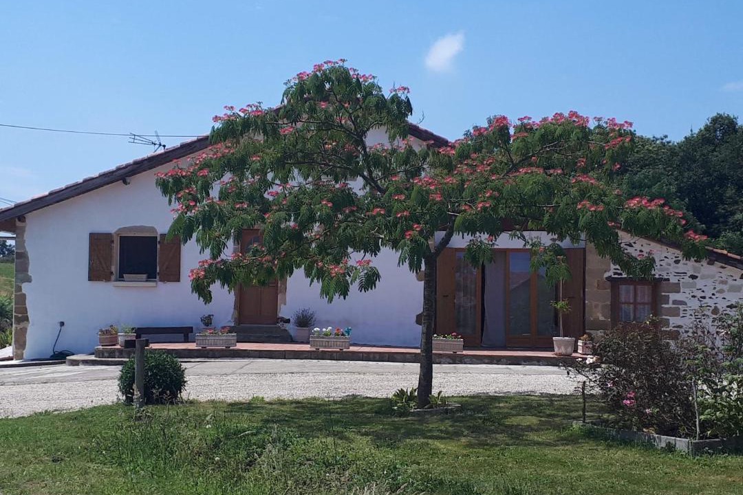 Photo of Buildings in Saint-Loubouer