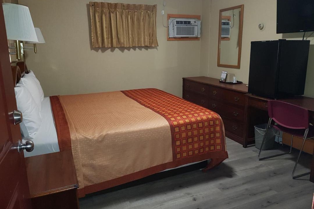 Photo of Others in Utica