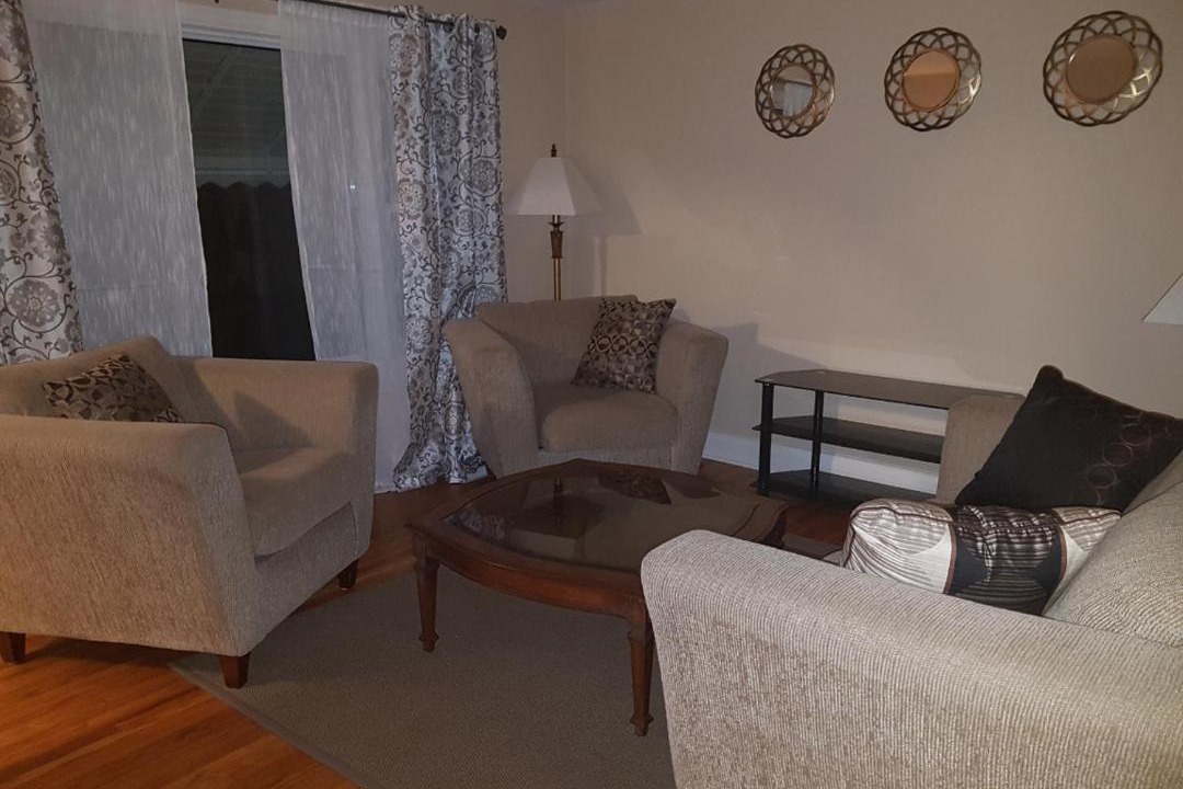 Photo of Livingroom in Sarnia