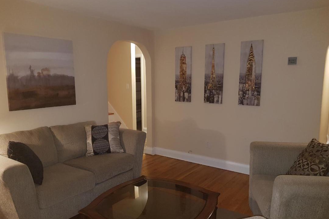 Photo of Livingroom in Sarnia