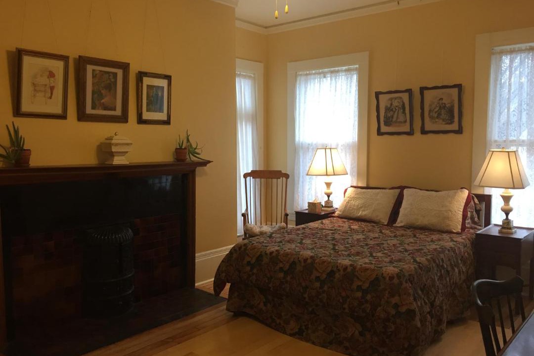 Photo of Bedroom in Lafayette Square