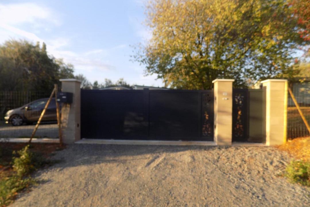 Photo of Others in Raveau