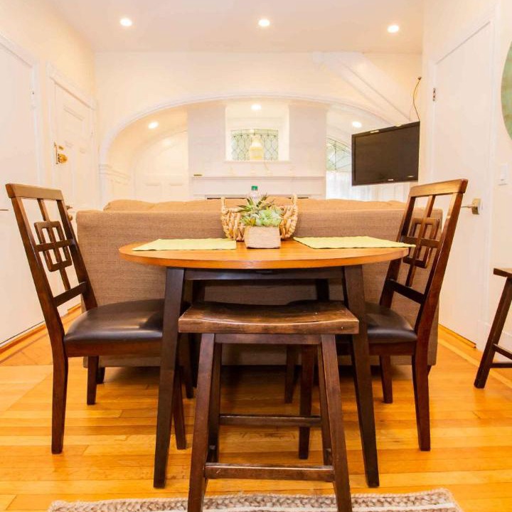 Photo of Livingroom in Cleveland Circle