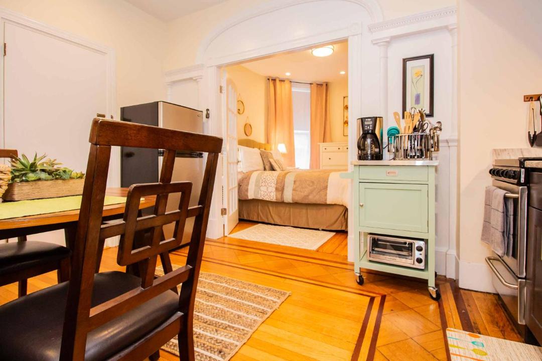 Photo of Livingroom in Cleveland Circle