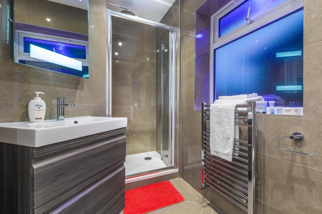 Photo of Others in Hale