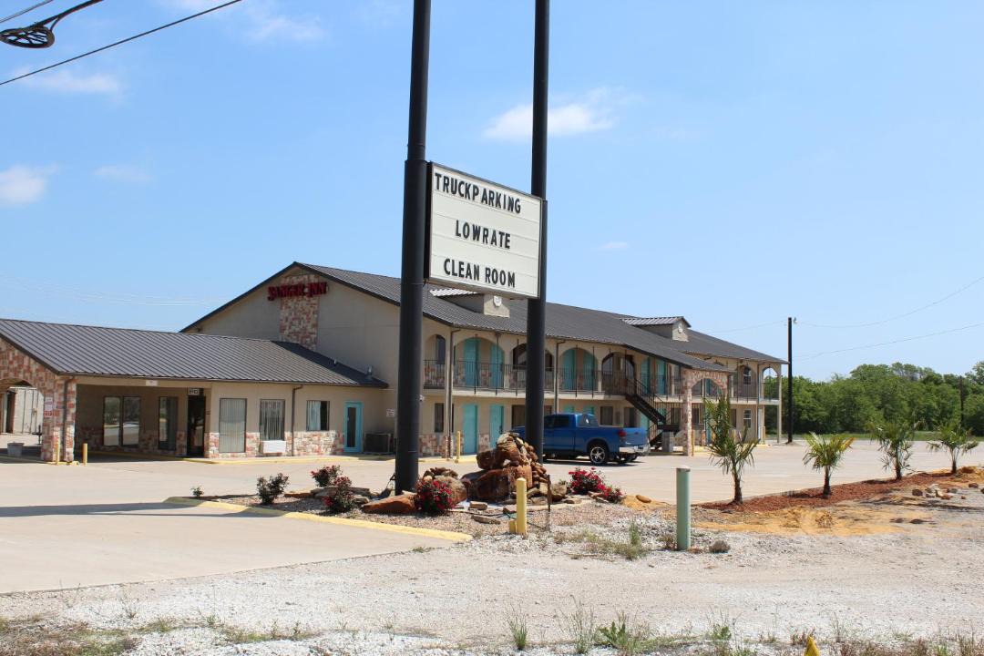 Photo of Buildings in Sanger