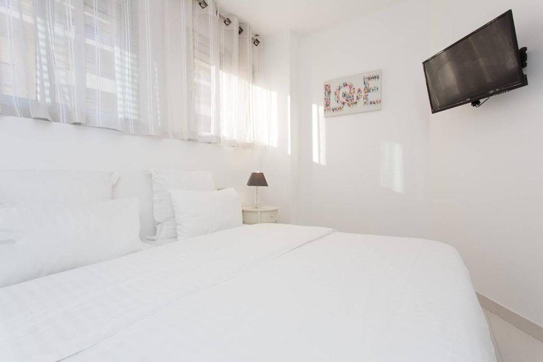 Photo of Bedroom in Cannes City Centre