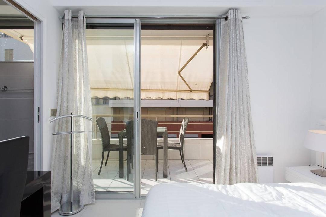 Photo of Bedroom in Cannes City Centre