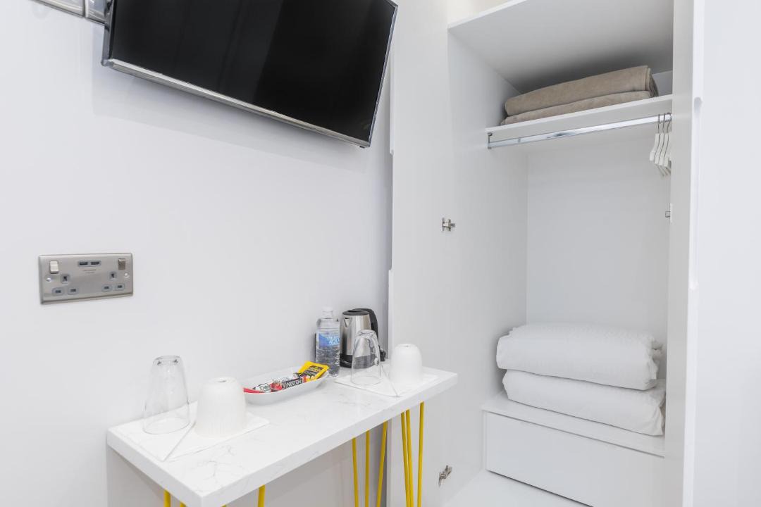 Photo of Others in Hale