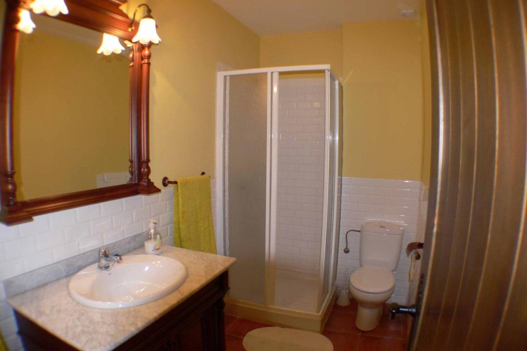 Photo of Bathroom in Orihuela del Tremedal