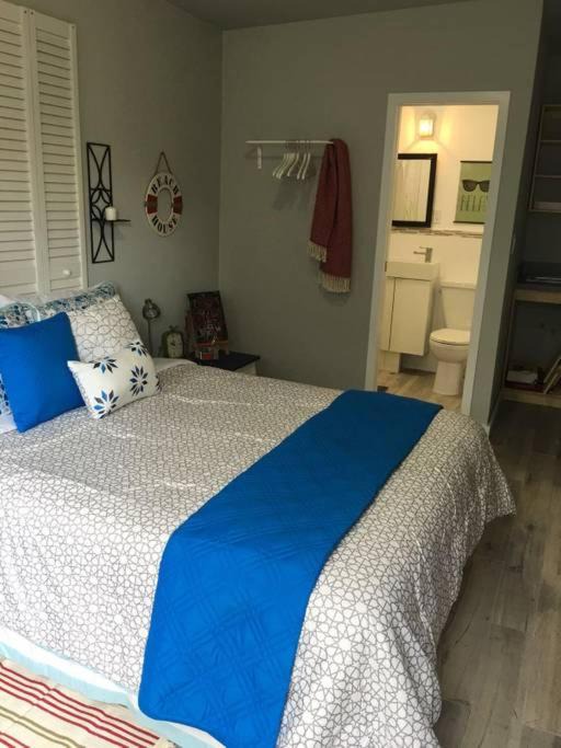 Photo of Bedroom in Coral Way