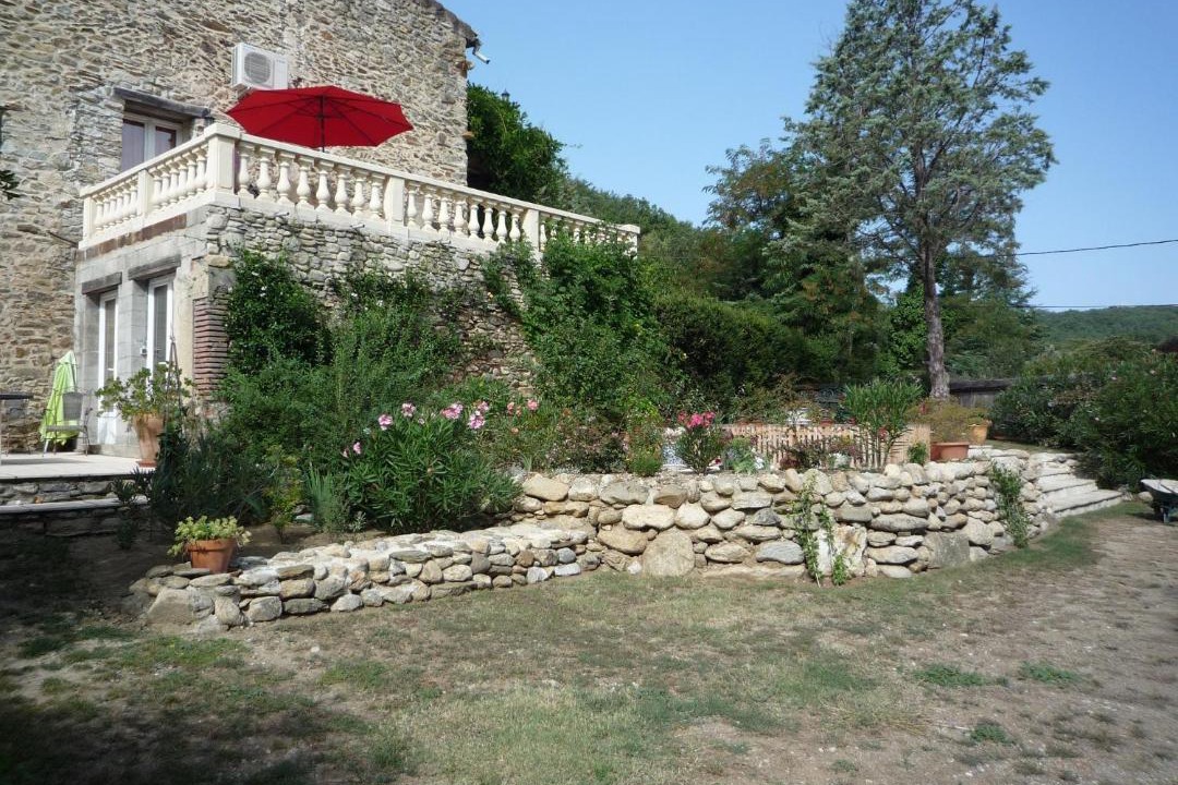 Photo of Buildings in Reynes