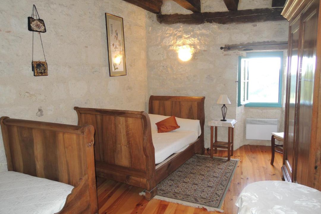 Photo of Bedroom in Monjoi