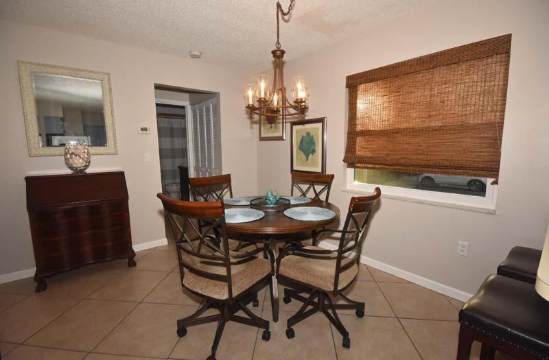 Photo of Livingroom in Englewood