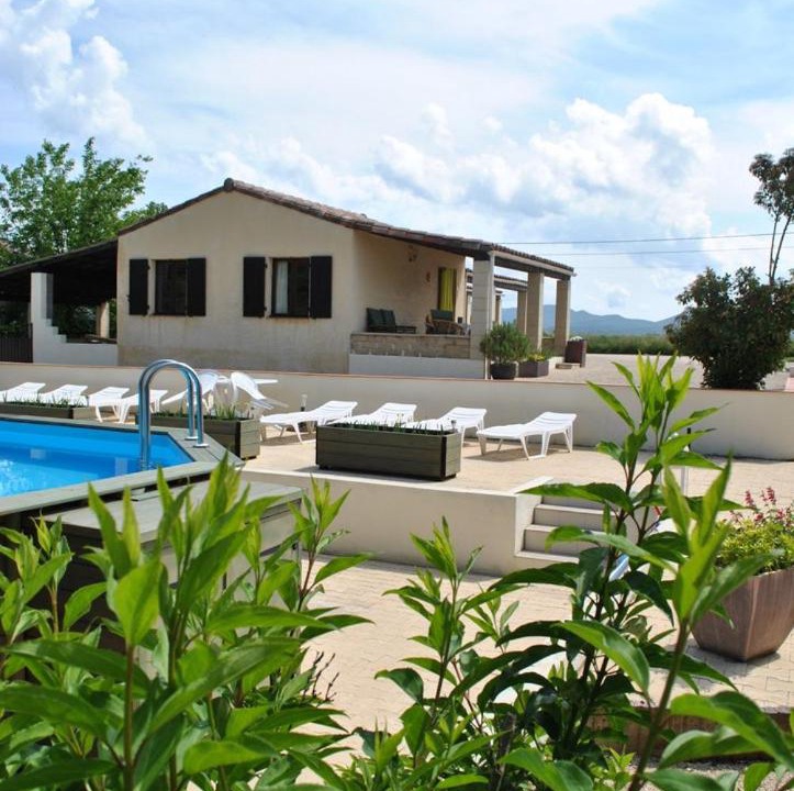 Photo of Outdoor in Banne