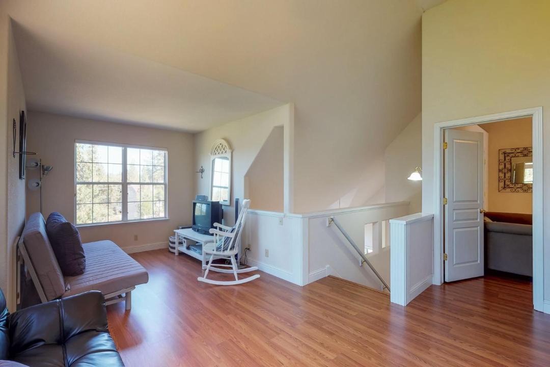 Photo of Livingroom in Groveland