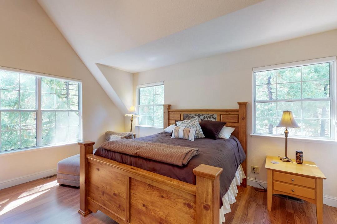 Photo of Bedroom in Groveland