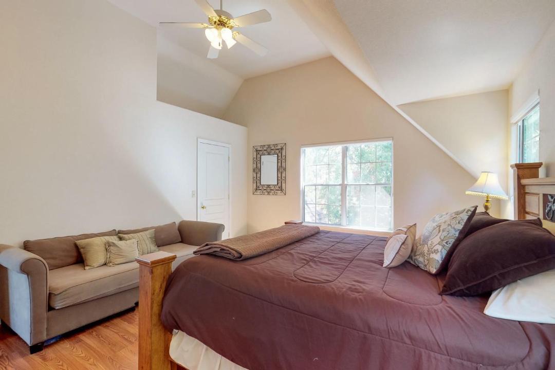 Photo of Livingroom in Groveland