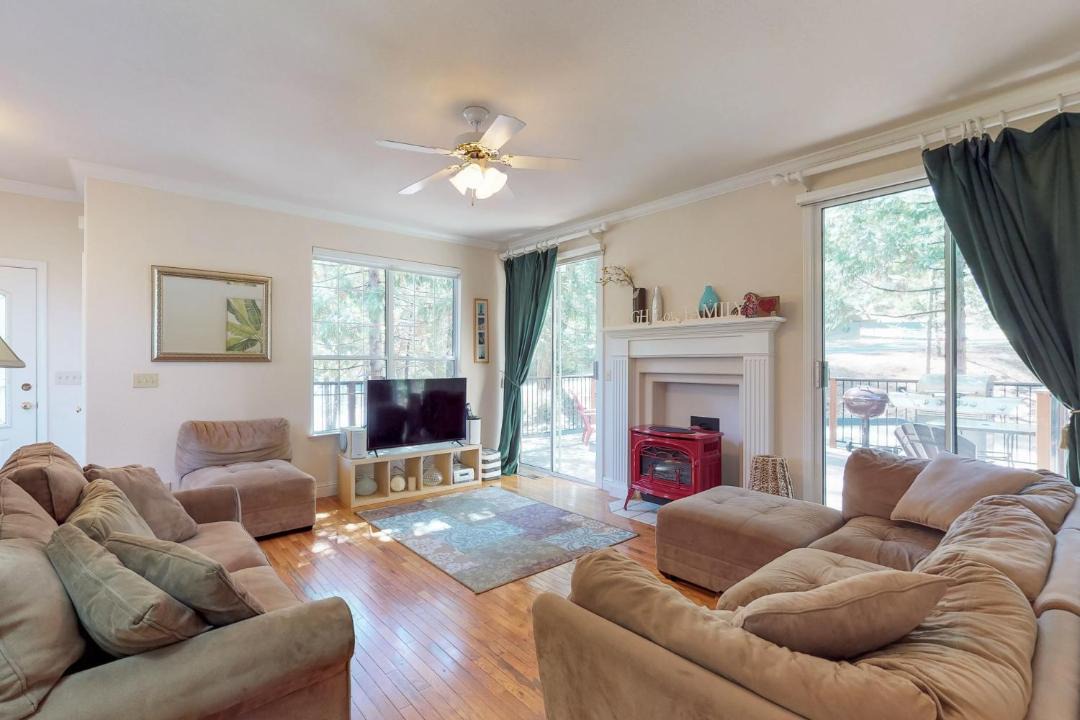 Photo of Livingroom in Groveland