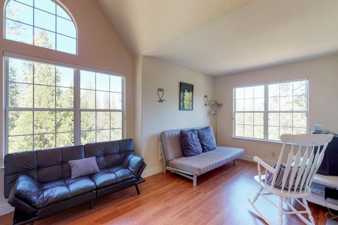 Photo of Livingroom in Groveland