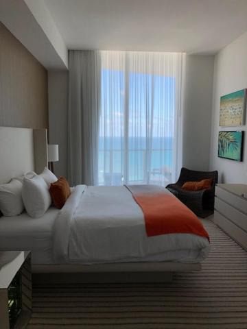 Photo of Bedroom in Hollywood South Central Beach