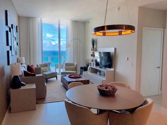 Photo of Livingroom in Hollywood South Central Beach