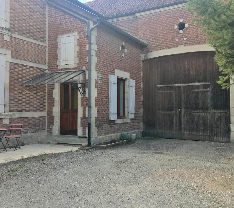 Photo of Buildings in Louze